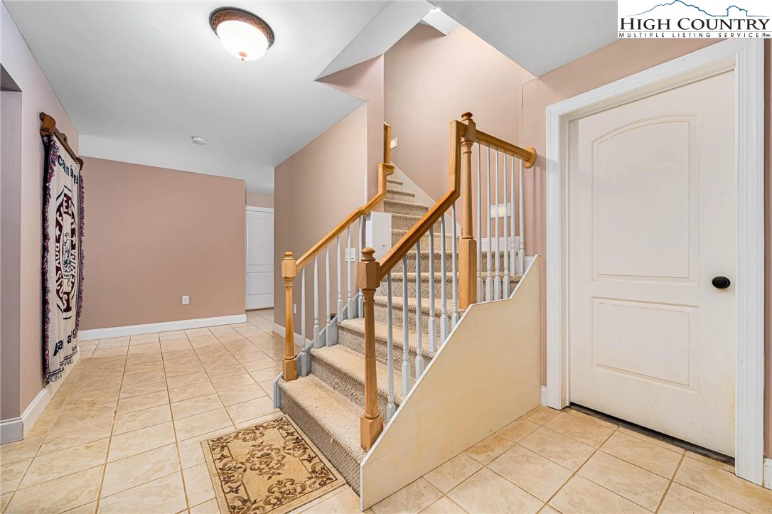 Image number 2 for the current listing