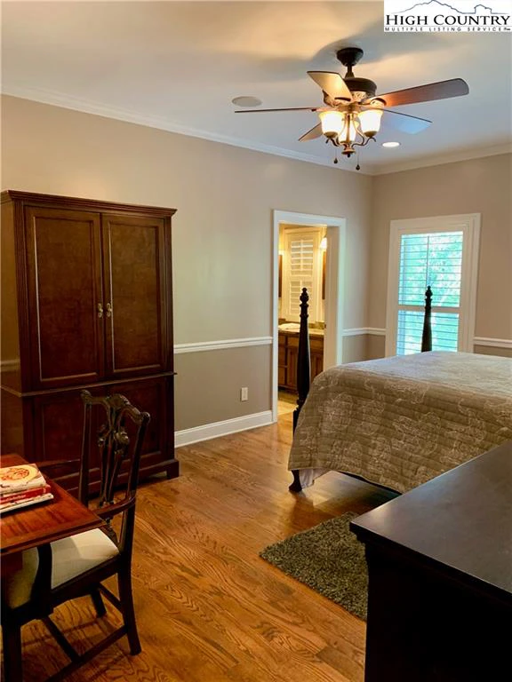 Image number 6 for the current listing