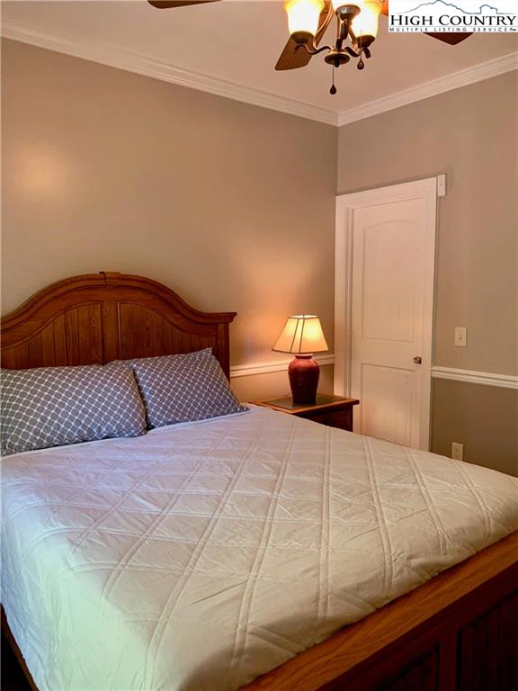 Image number 12 for the current listing
