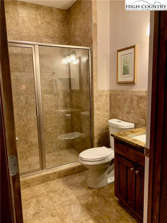Image number 2 for the current listing
