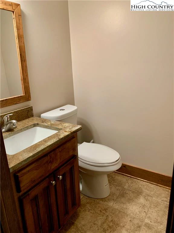 Image number 19 for the current listing