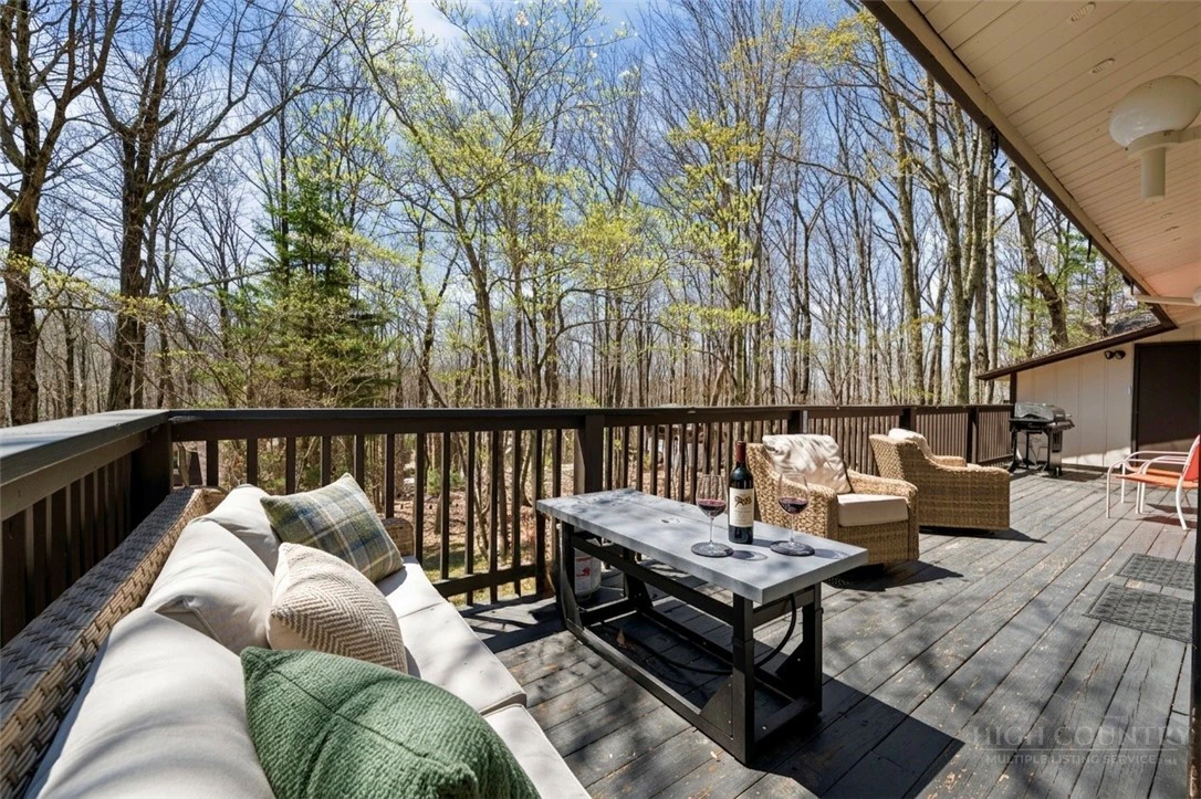 Image number 9 for the current listing