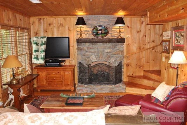 Image number 12 for the current listing
