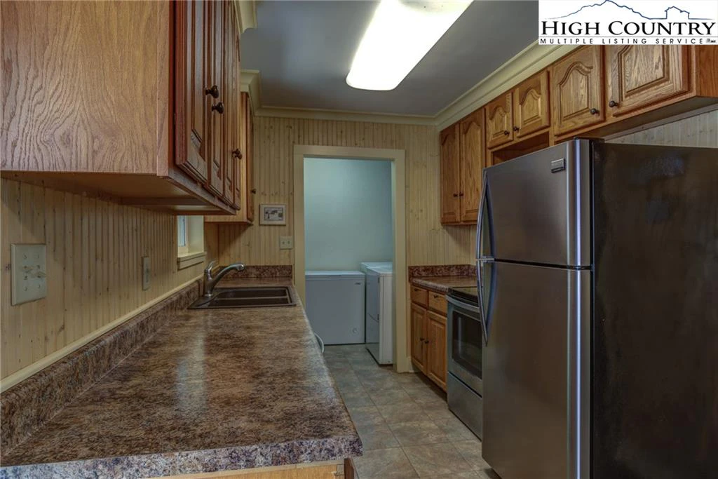 Image number 19 for the current listing