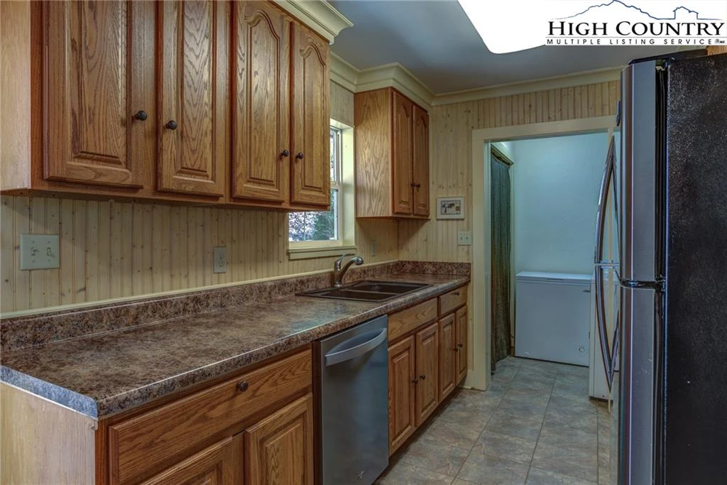 Image number 18 for the current listing