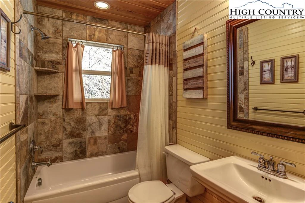 Image number 12 for the current listing
