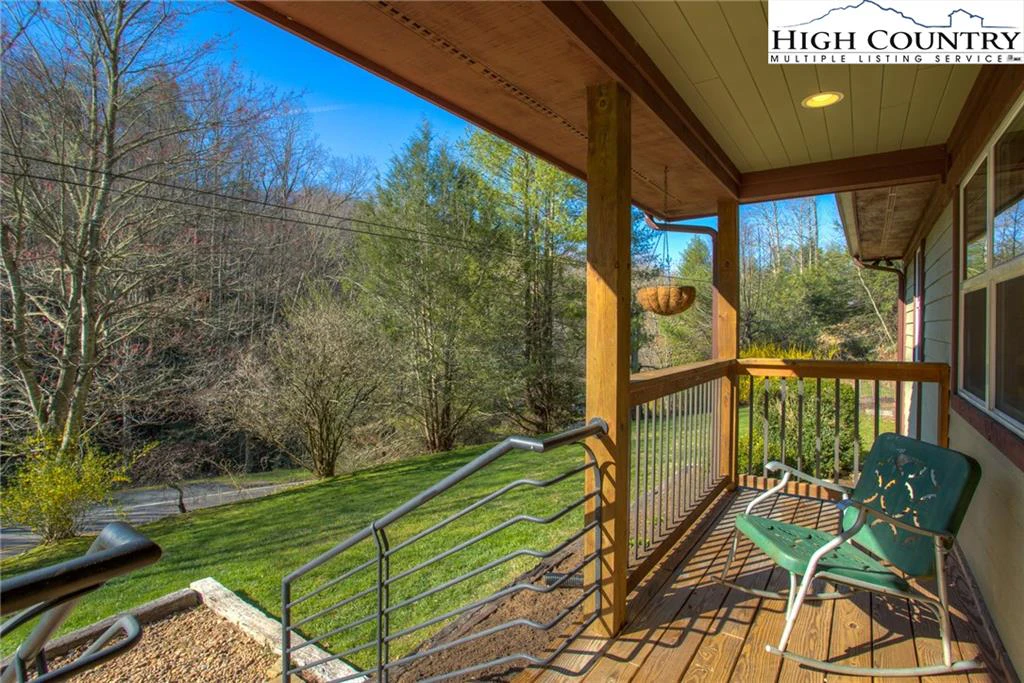 Image number 4 for the current listing