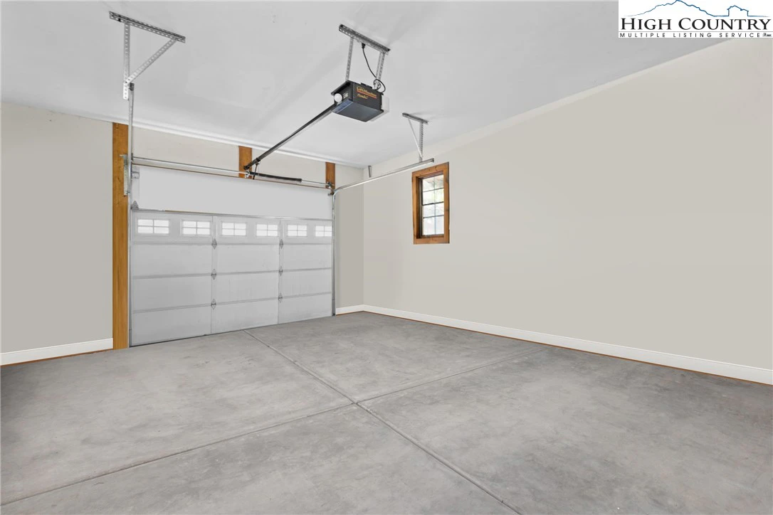Image number 19 for the current listing