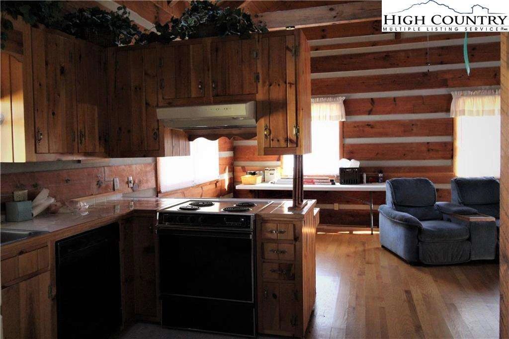 Image number 20 for the current listing