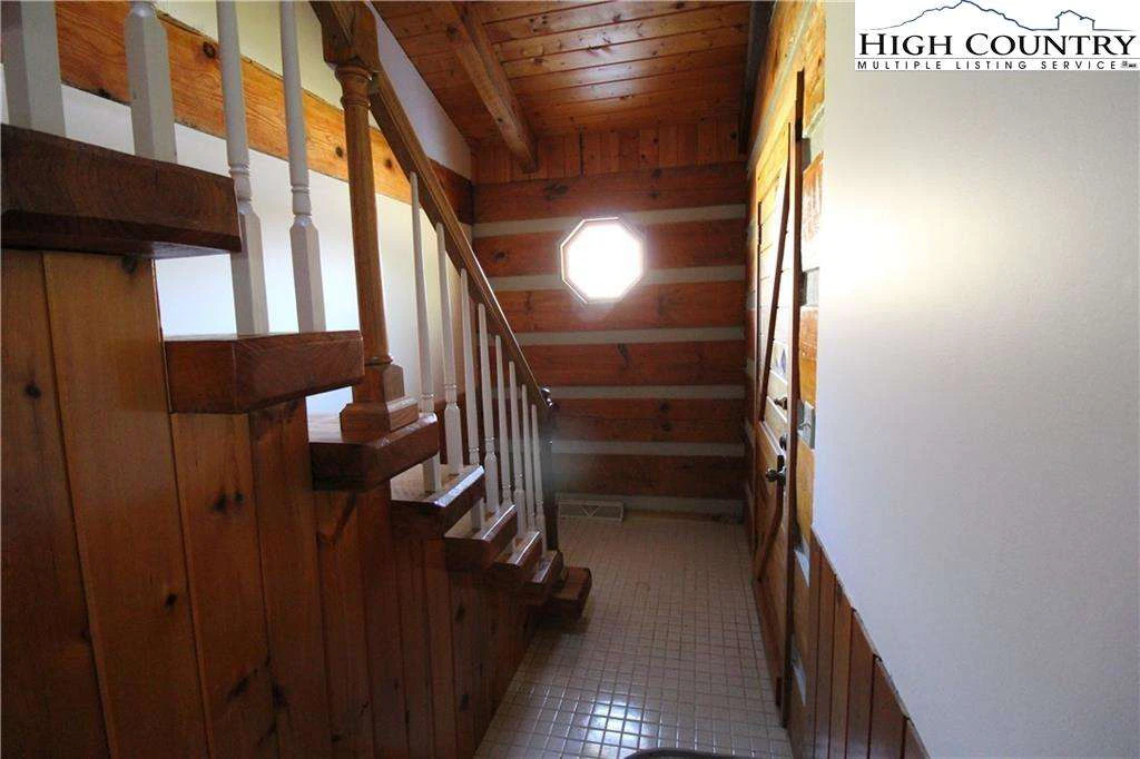 Image number 10 for the current listing