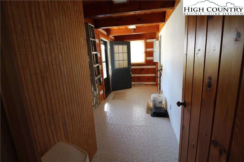 Image number 8 for the current listing