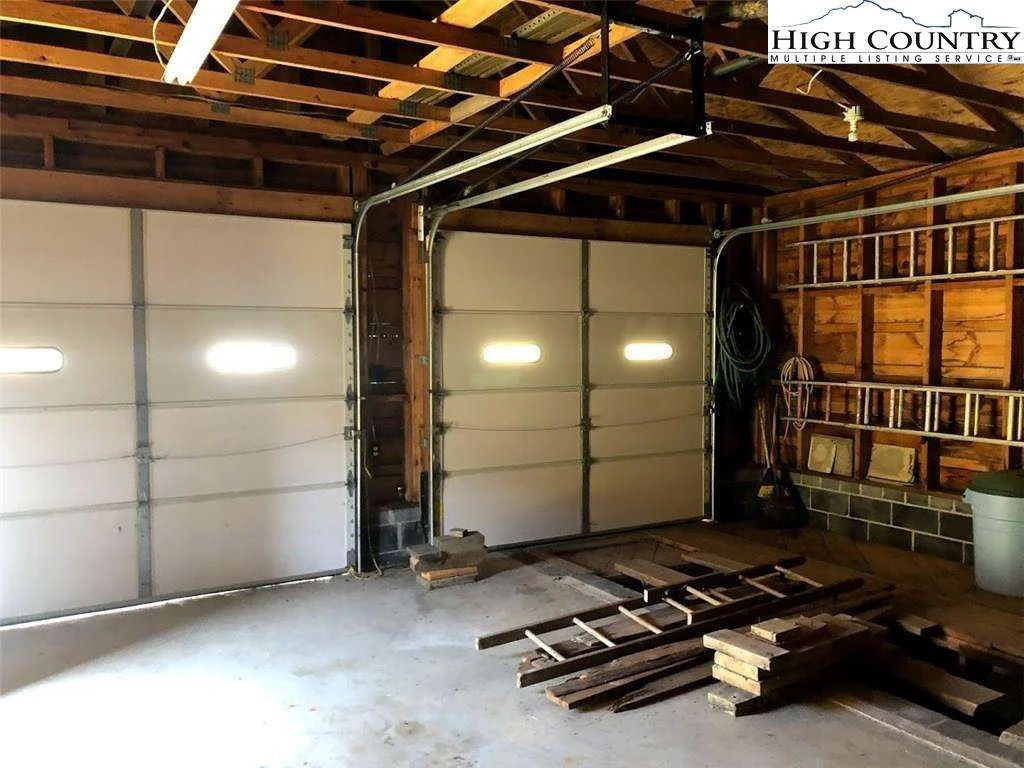 Image number 5 for the current listing