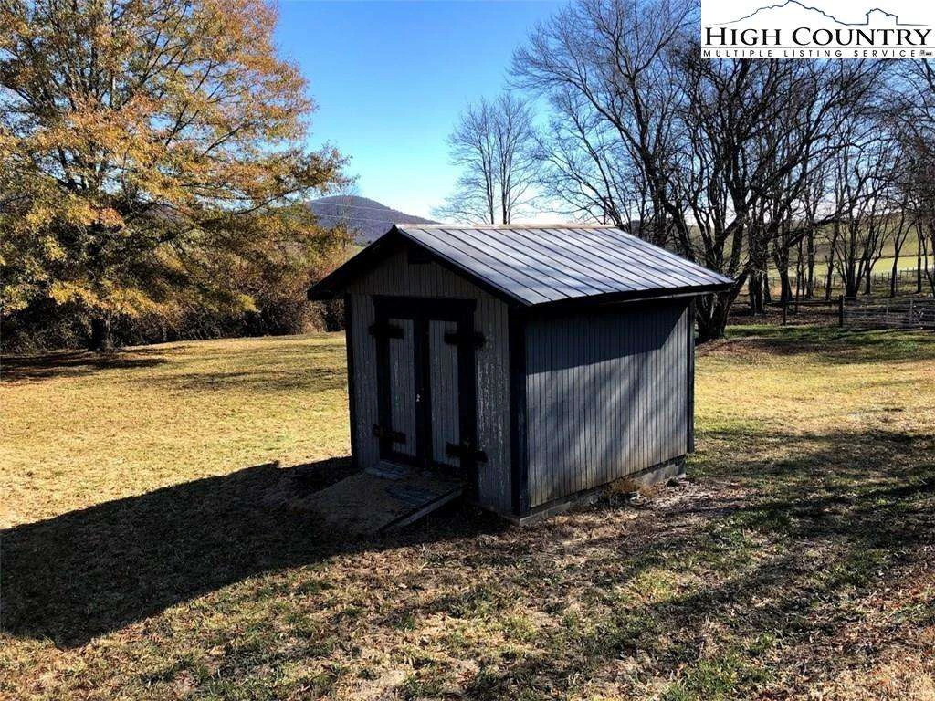 Image number 4 for the current listing