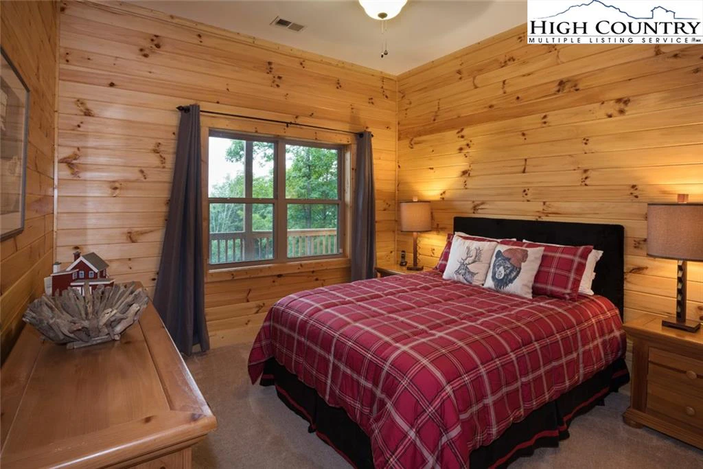 Image number 9 for the current listing