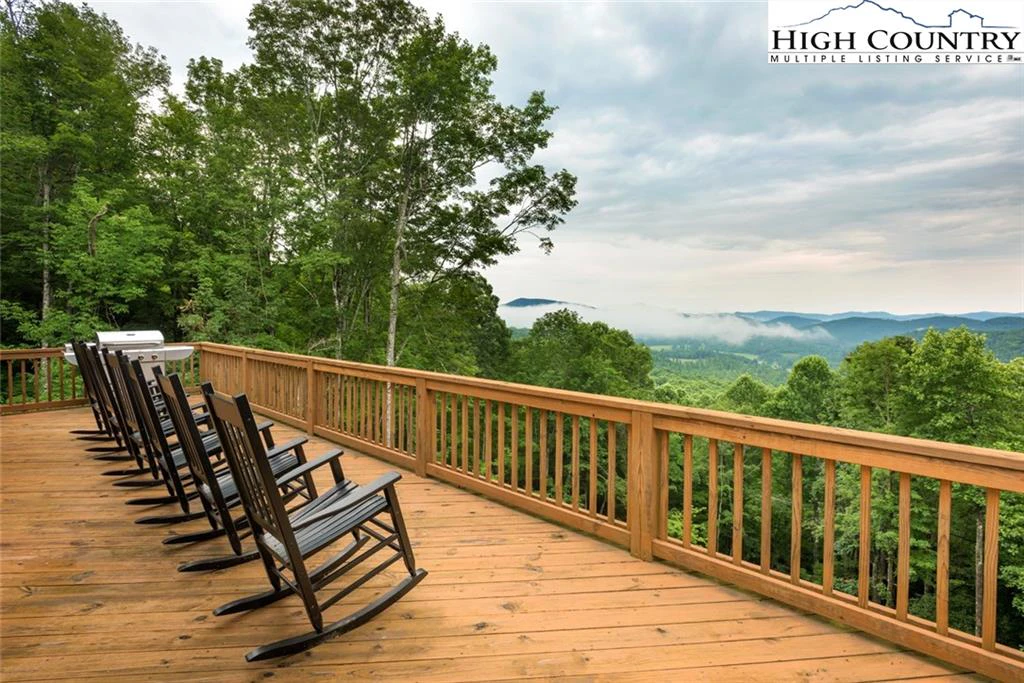 Image number 19 for the current listing