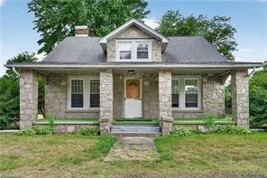 Image number 2 for the current listing