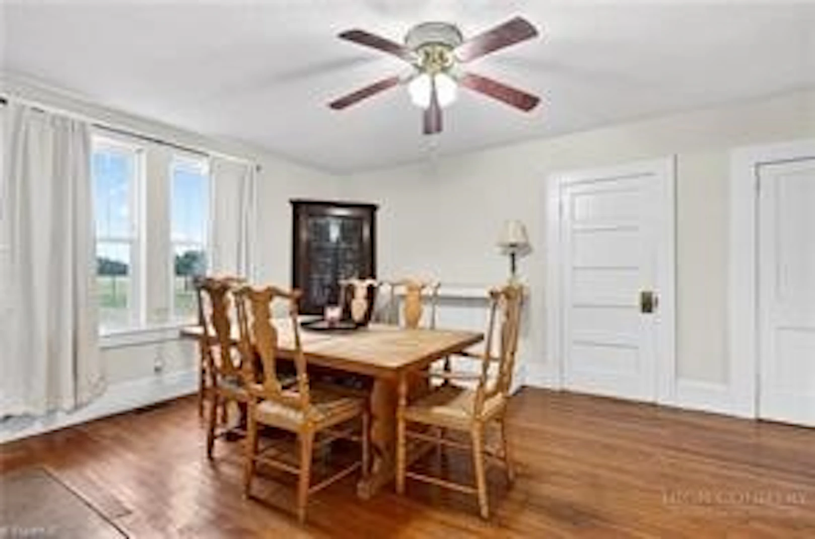 Image number 5 for the current listing