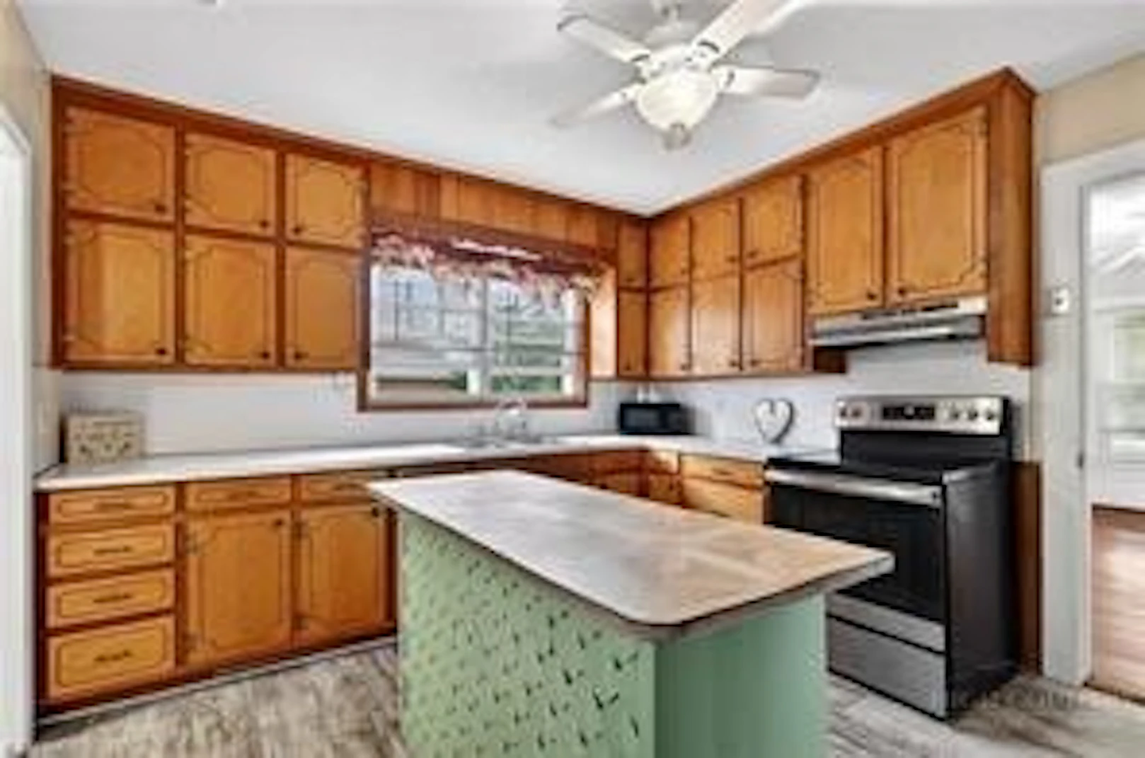 Image number 7 for the current listing