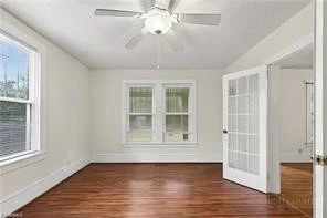 Image number 9 for the current listing
