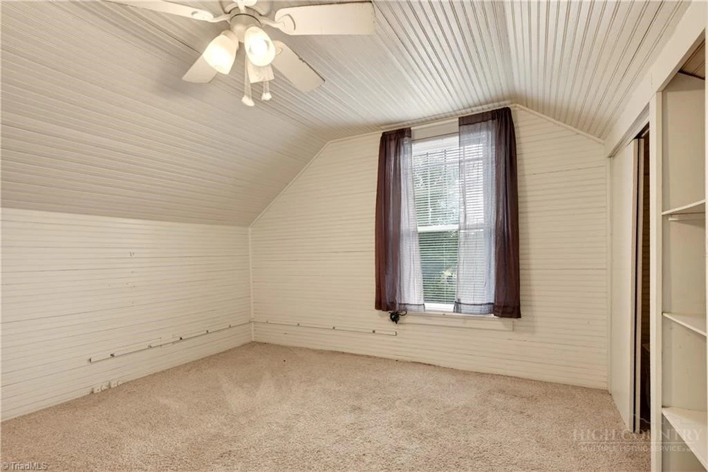 Image number 18 for the current listing