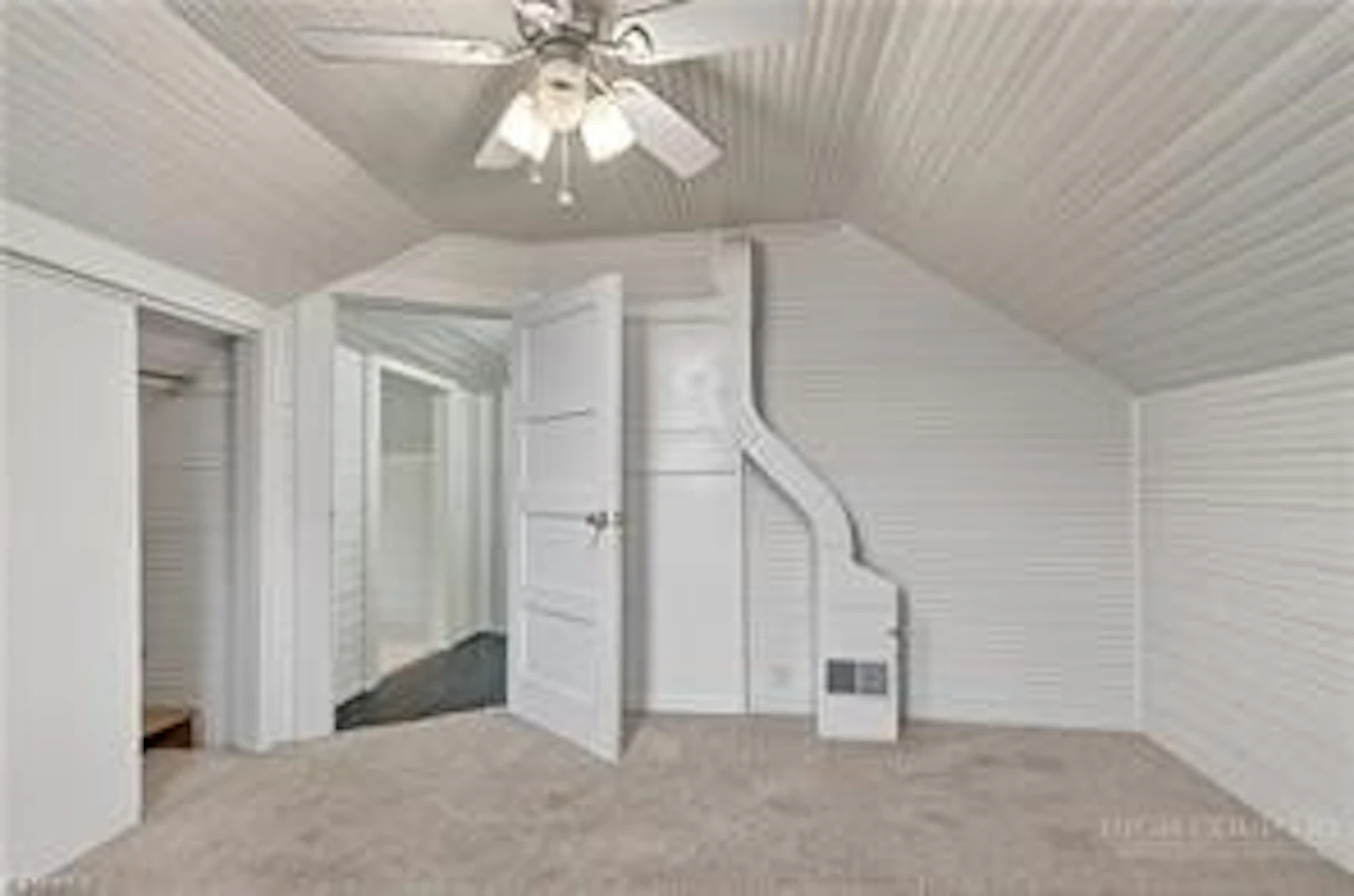 Image number 19 for the current listing