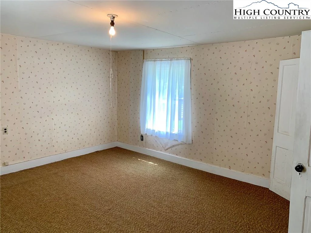 Image number 12 for the current listing