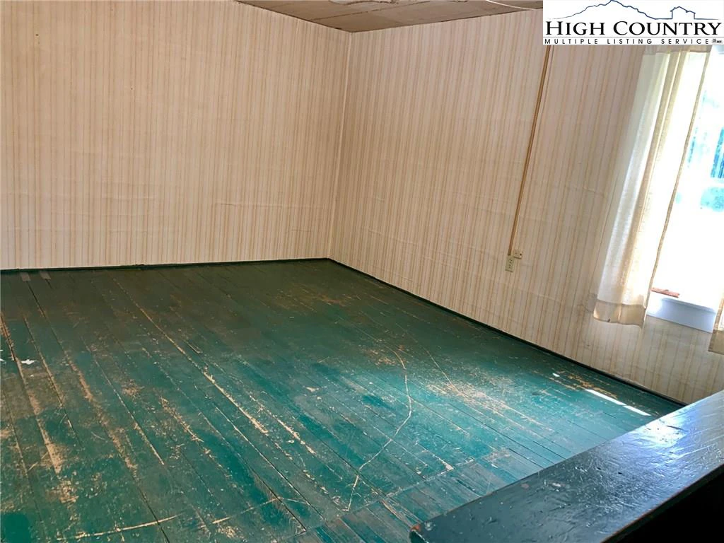 Image number 10 for the current listing