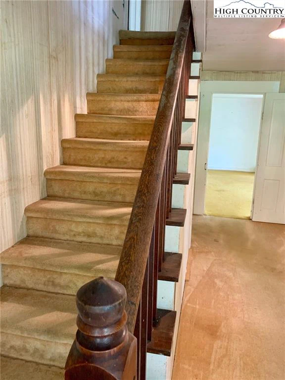 Image number 20 for the current listing