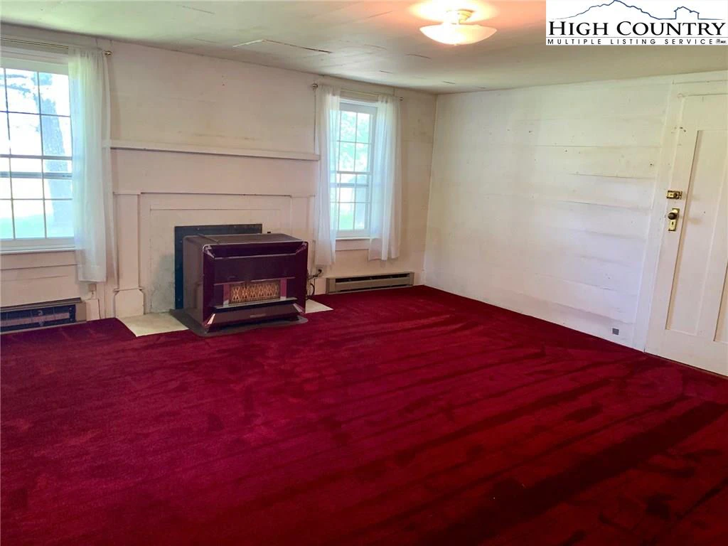 Image number 18 for the current listing