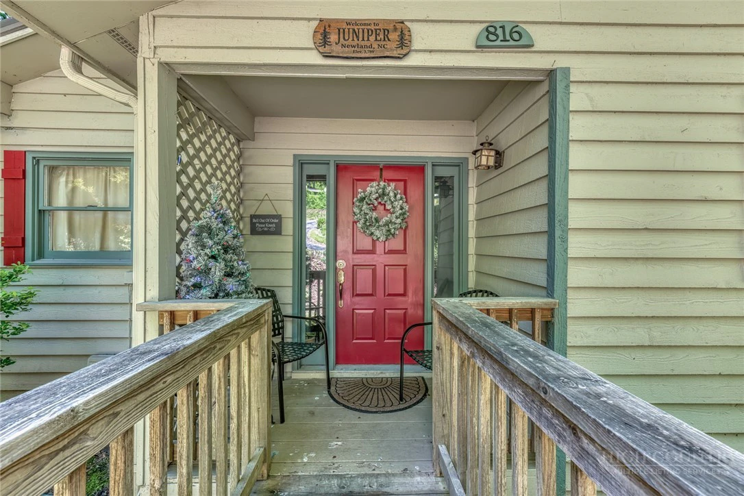 Image number 3 for the current listing