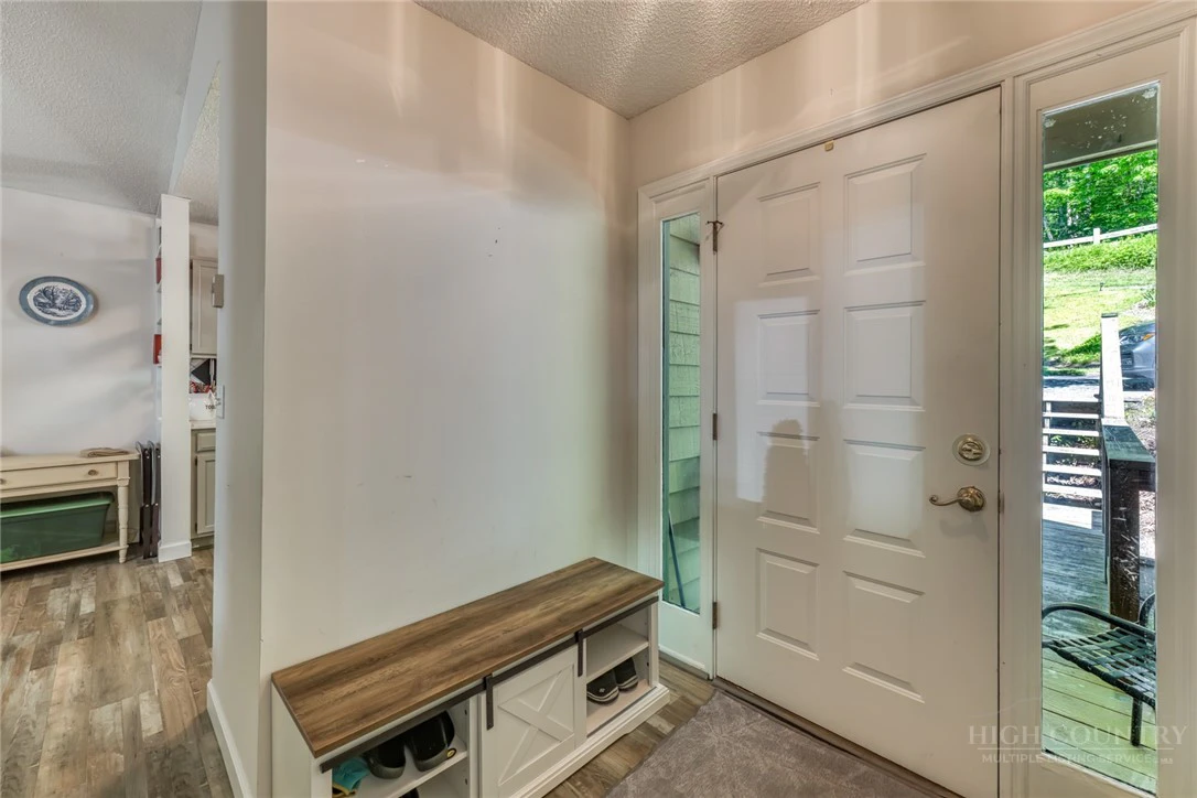 Image number 4 for the current listing