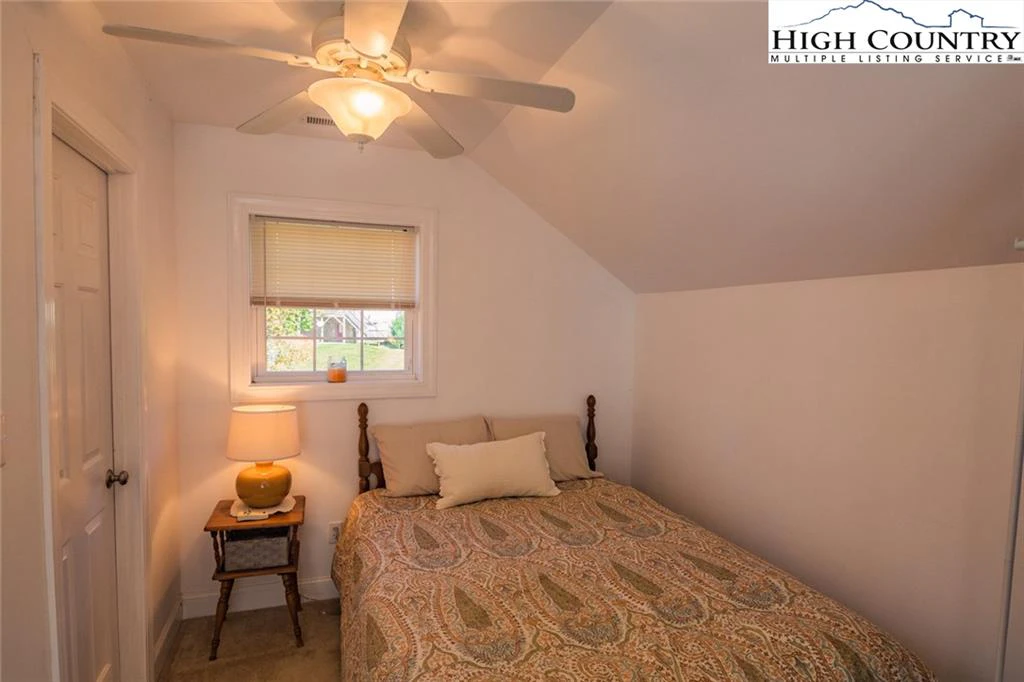 Image number 8 for the current listing