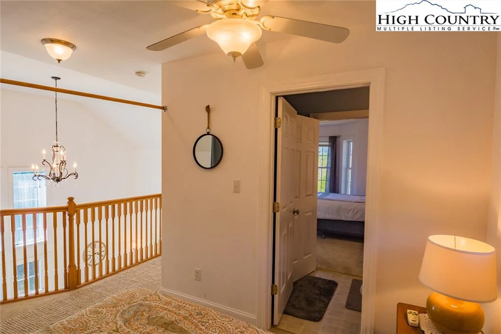 Image number 9 for the current listing