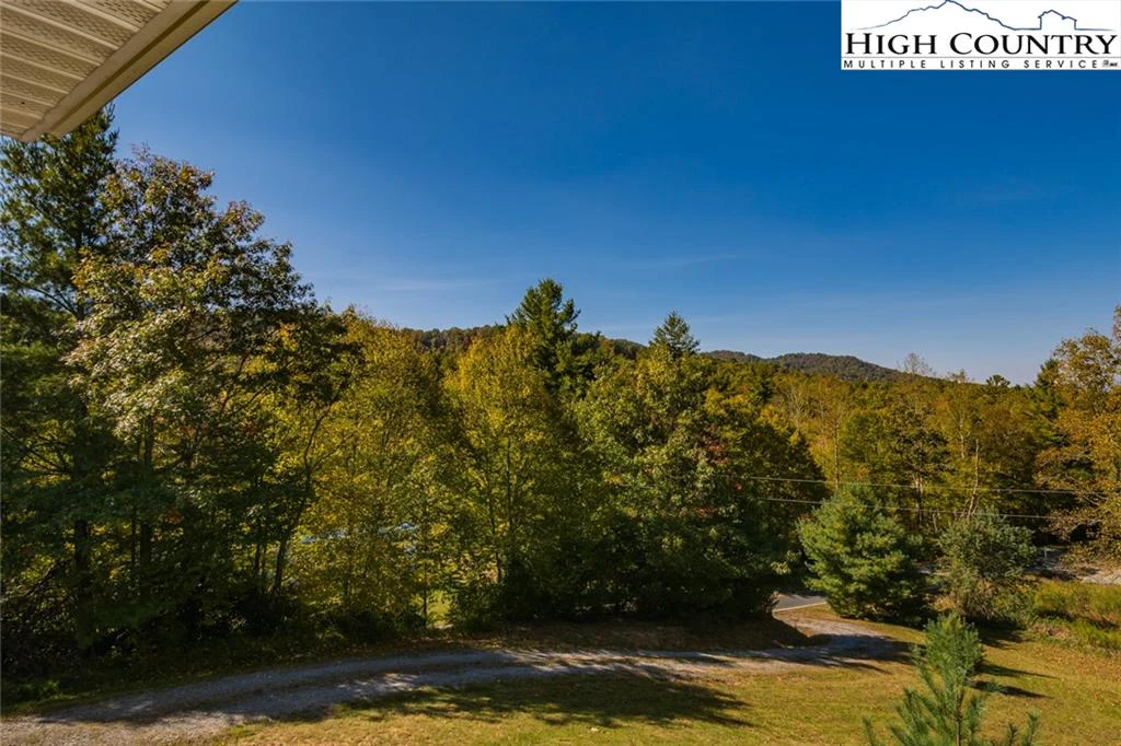 Image number 14 for the current listing