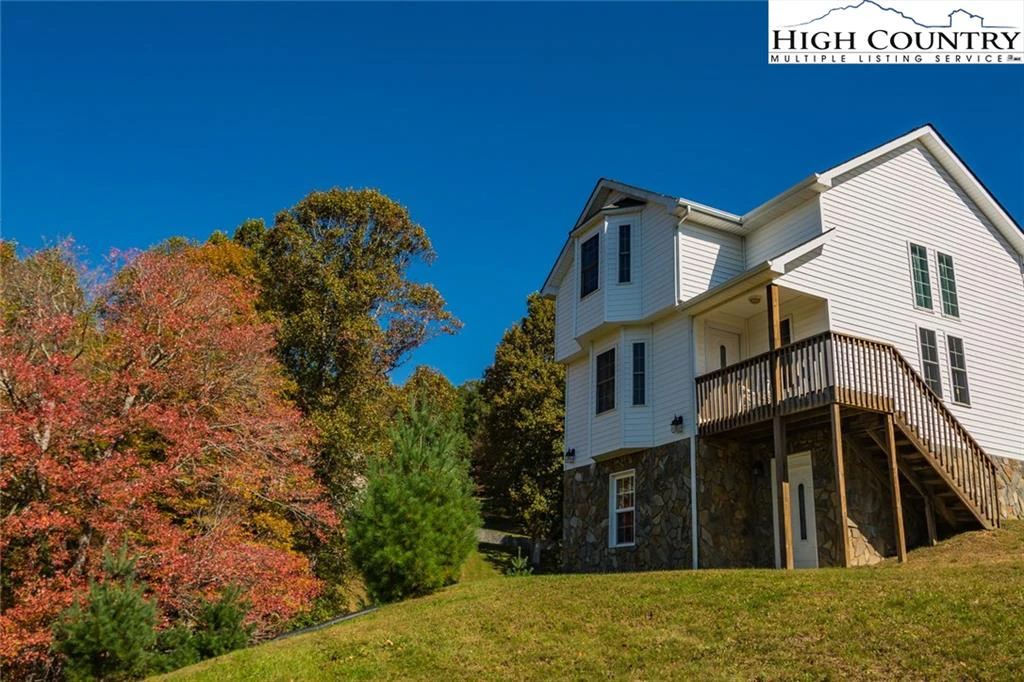 Image number 17 for the current listing