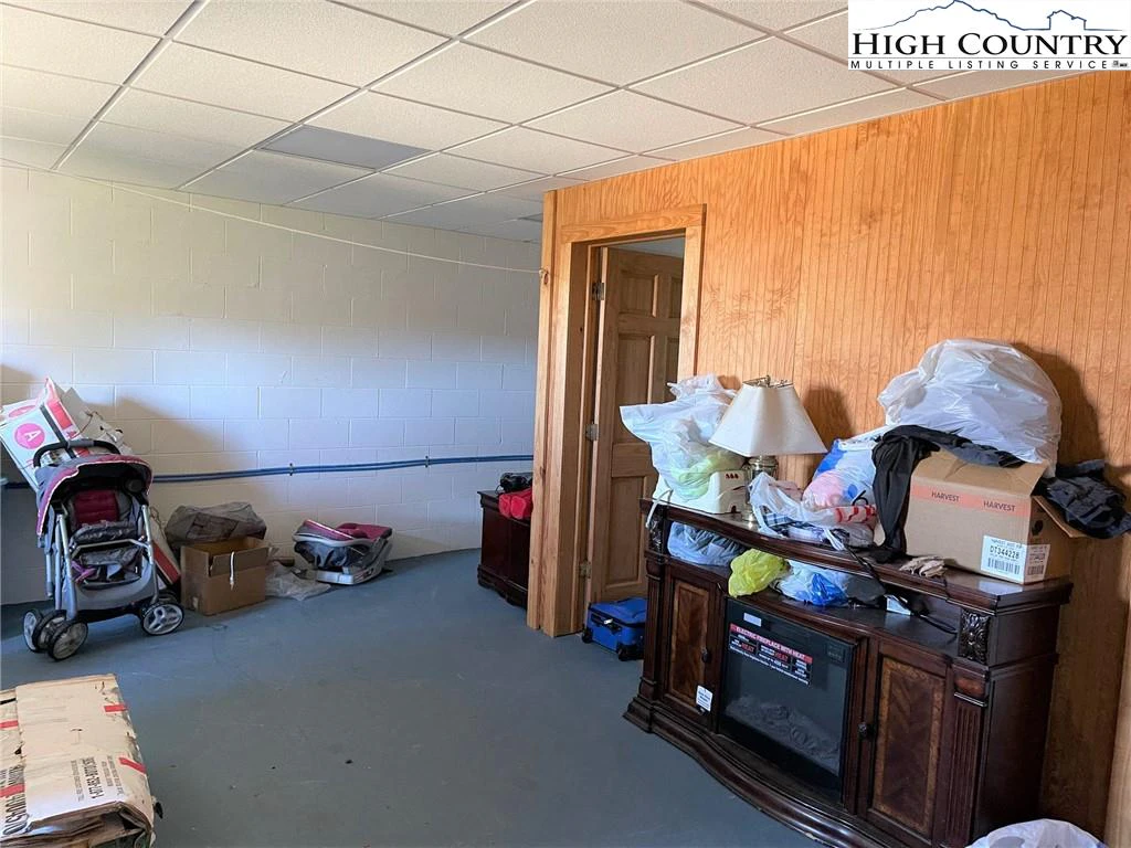 Image number 2 for the current listing