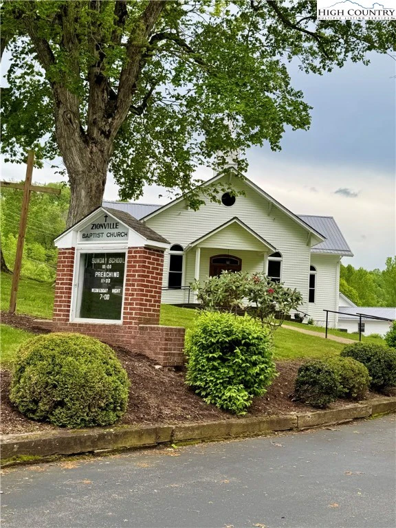 Image number 12 for the current listing