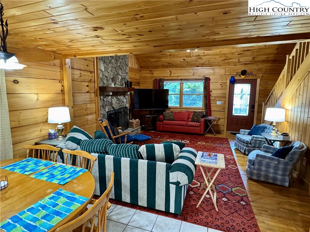 Image number 6 for the current listing