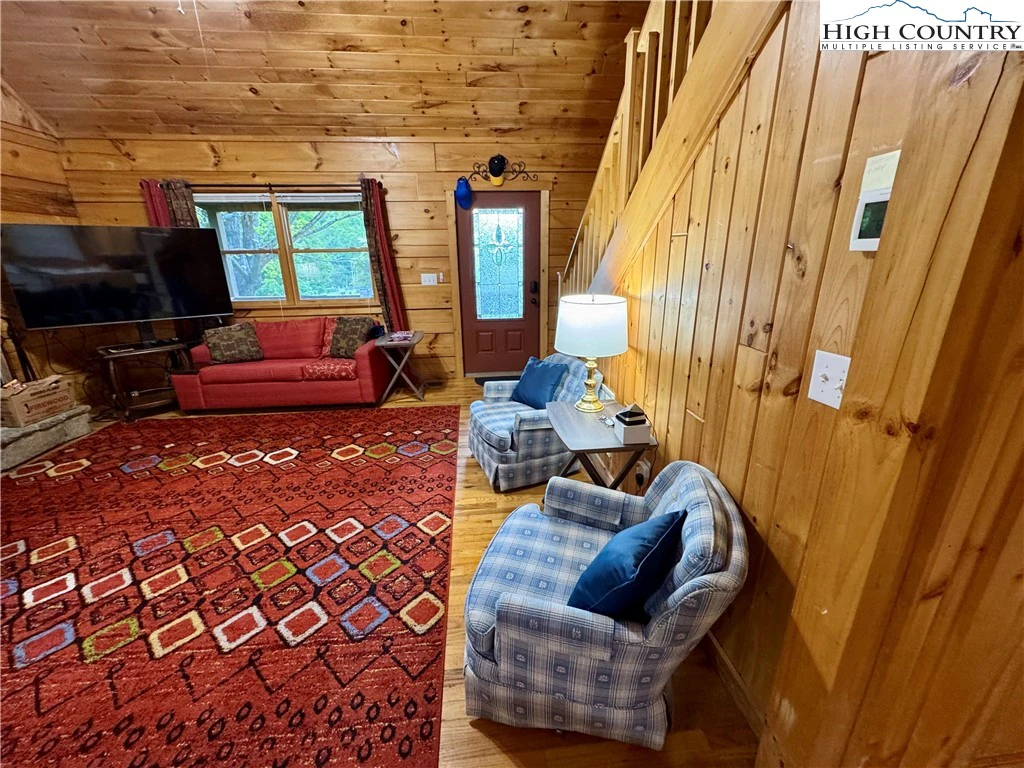 Image number 3 for the current listing