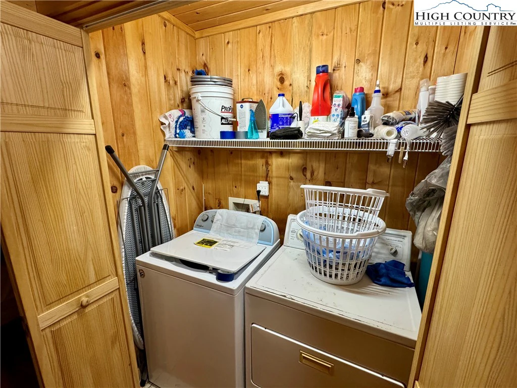 Image number 1 for the current listing