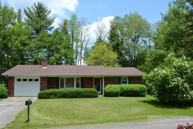 Image number 1 for the current listing