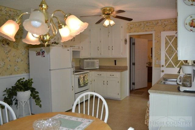 Image number 11 for the current listing