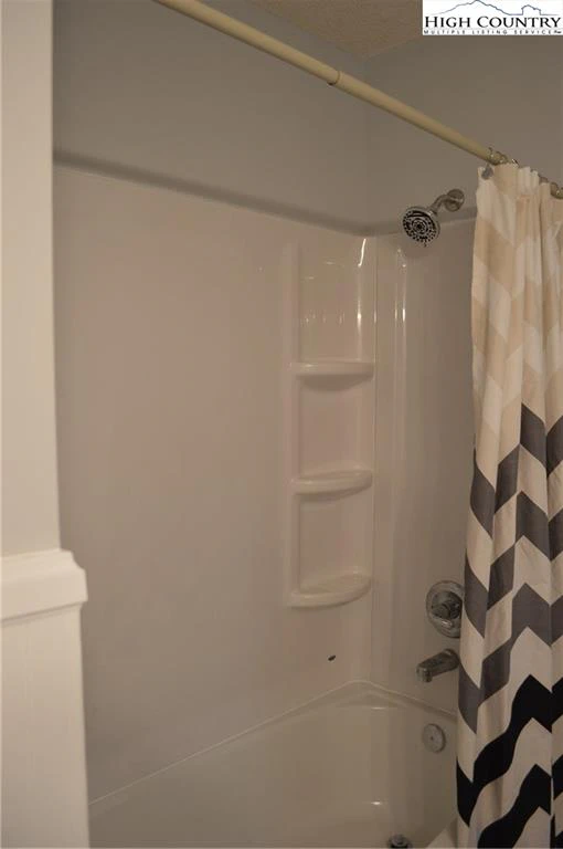 Image number 3 for the current listing