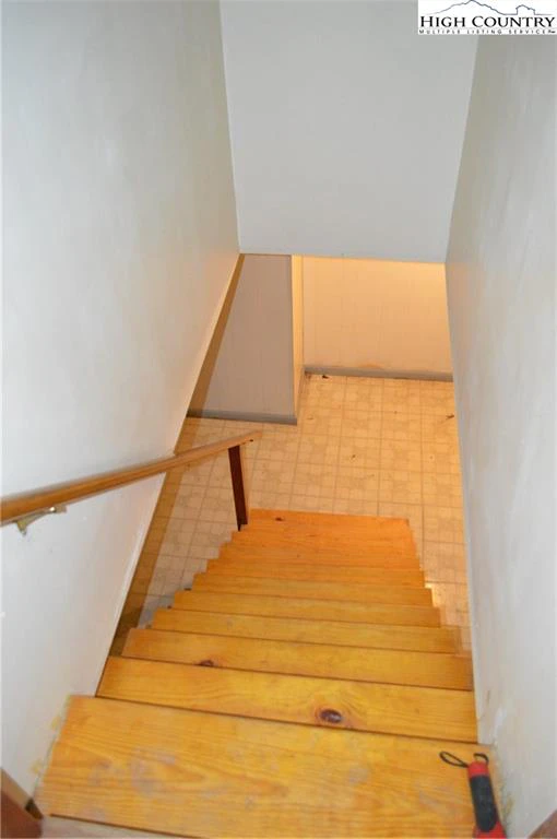 Image number 7 for the current listing