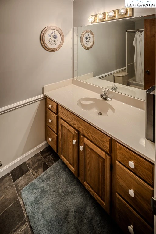 Image number 9 for the current listing