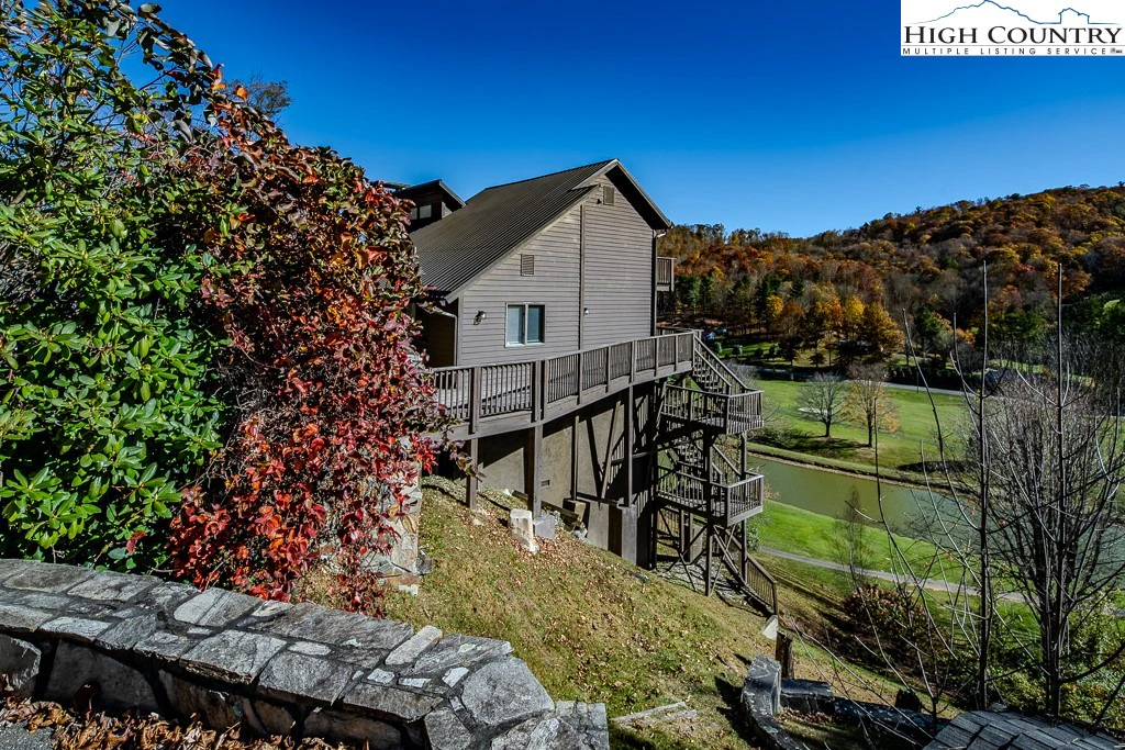 Image number 19 for the current listing
