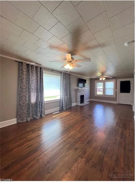 Image number 19 for the current listing
