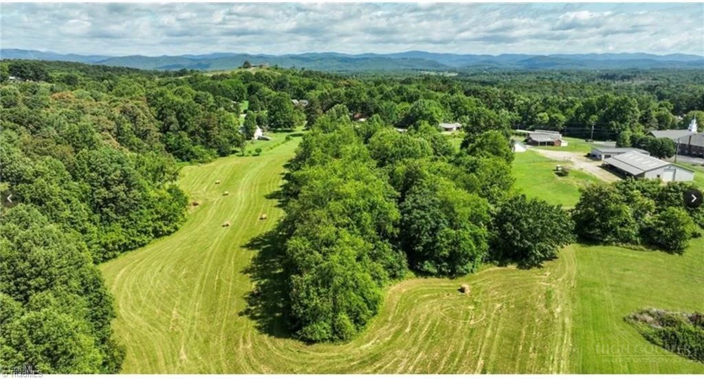 Image number 17 for the current listing