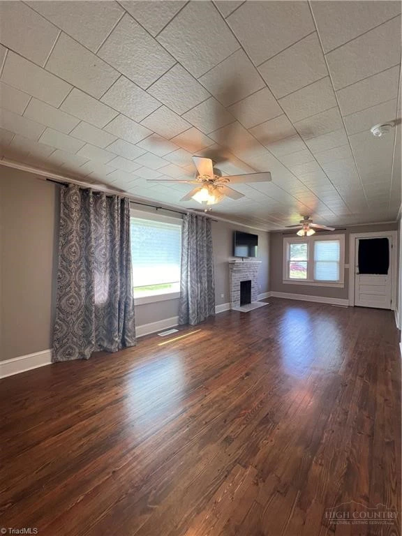 Image number 13 for the current listing