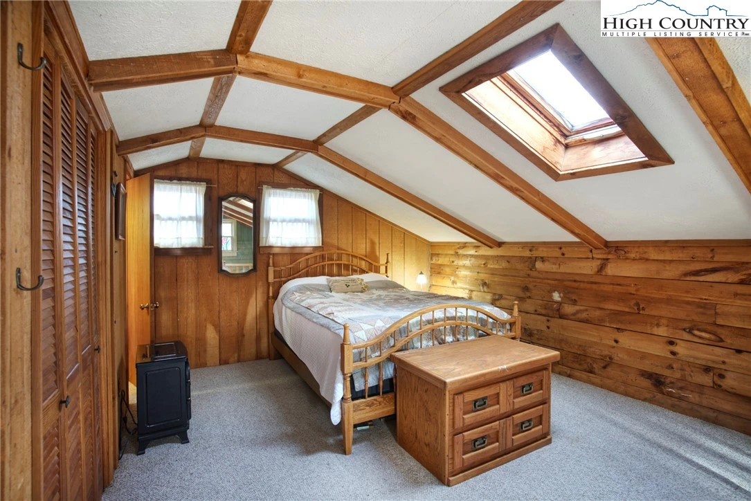 Image number 12 for the current listing